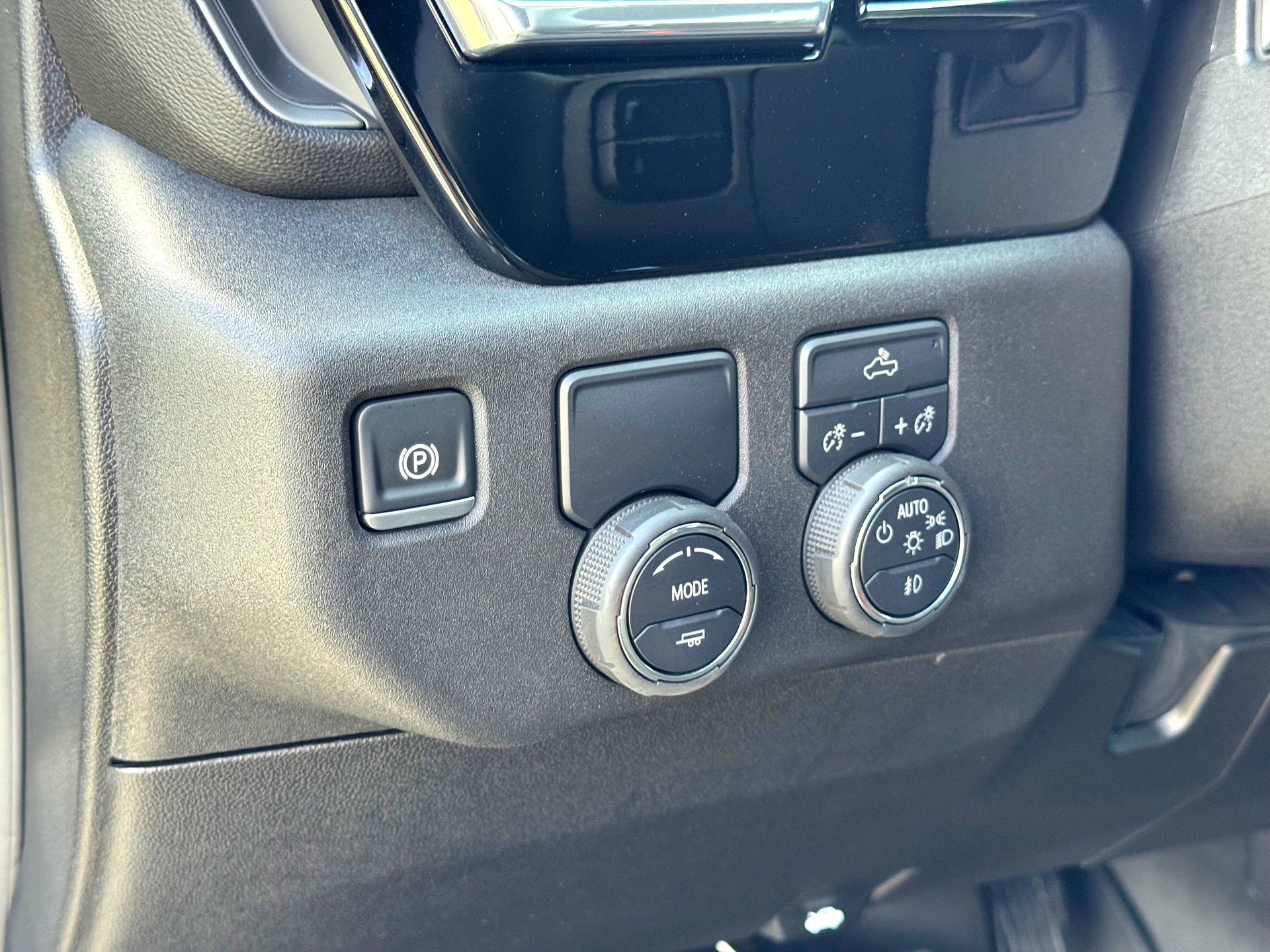 Used 2025 Chevrolet Silverado 1500 RST image 14