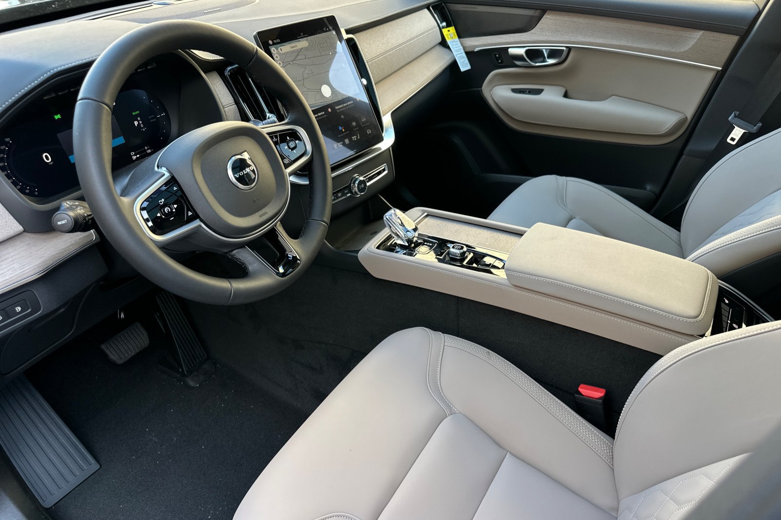 Used 2026 Volvo XC90 T8 Plus w/ Protection Package Premier AWD/4WD image 9