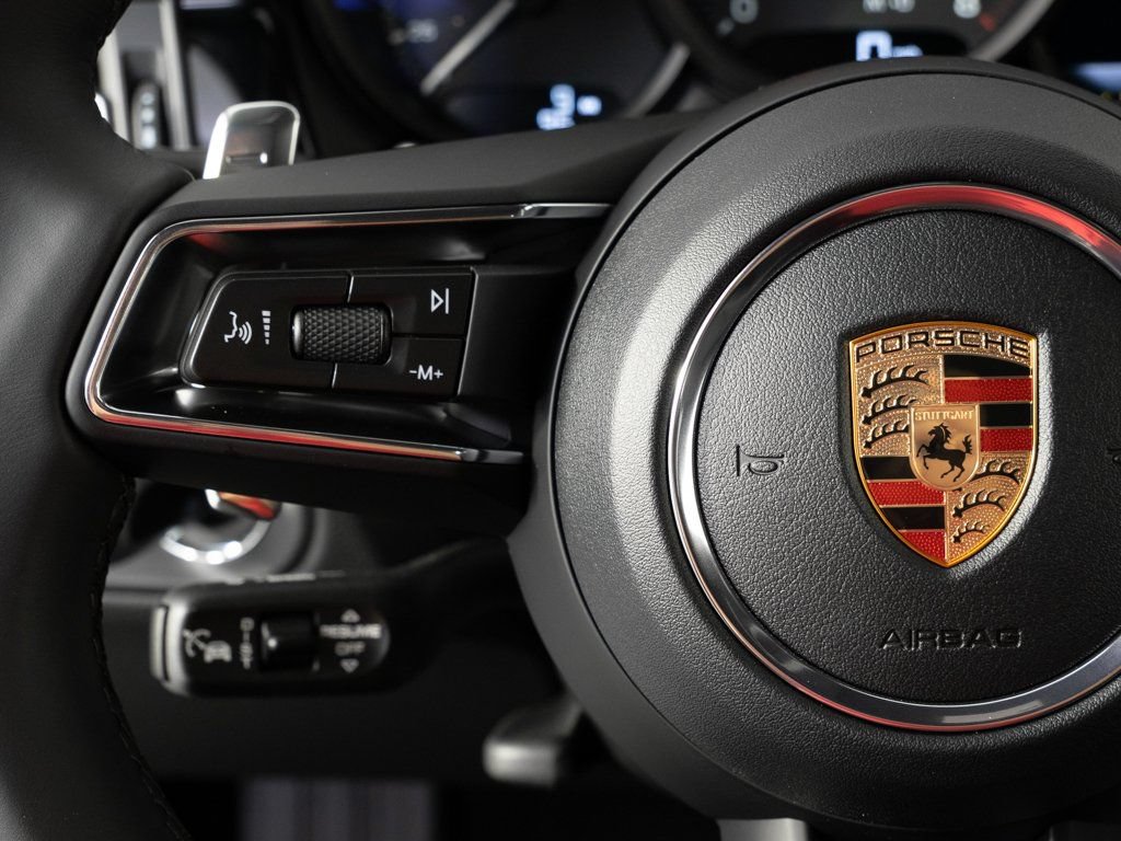 Certified 2026 Porsche Macan AWD/4WD image 10