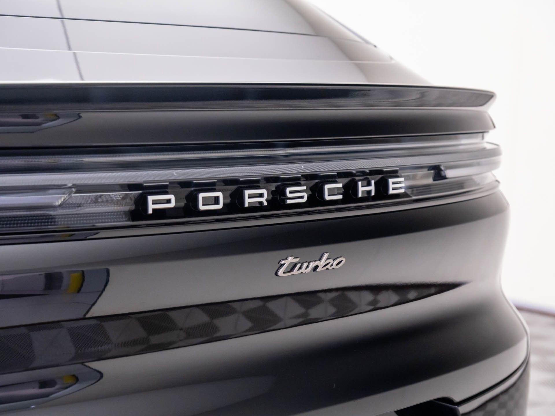 New 2025 Porsche Cayenne Turbo AWD/4WD image 33