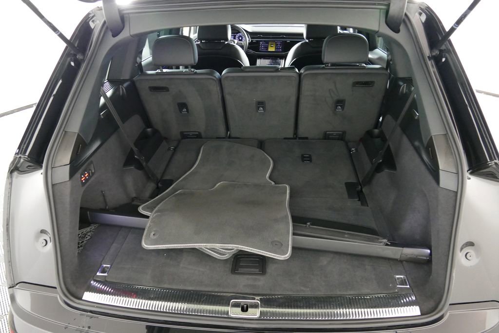 Used 2025 Audi Q7 3.0T Premium Plus image 3