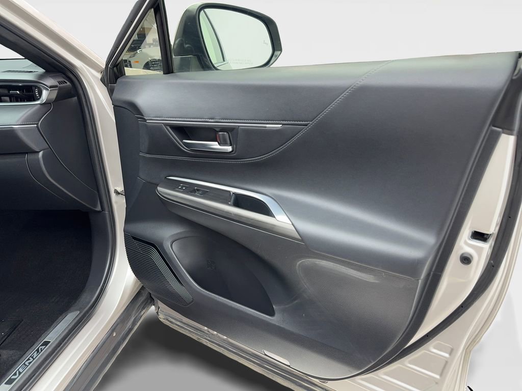 Used 2021 Toyota Venza XLE w/ Softex Package image 33