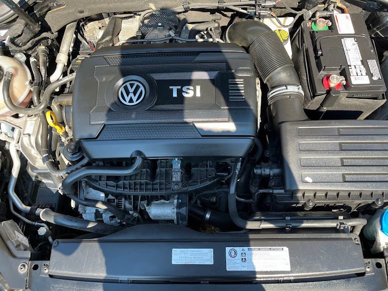 Used 2019 Volkswagen GTI SE image 29