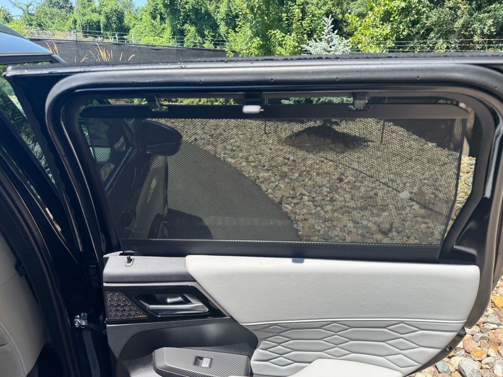 Used 2025 Mitsubishi Outlander AWD image 16