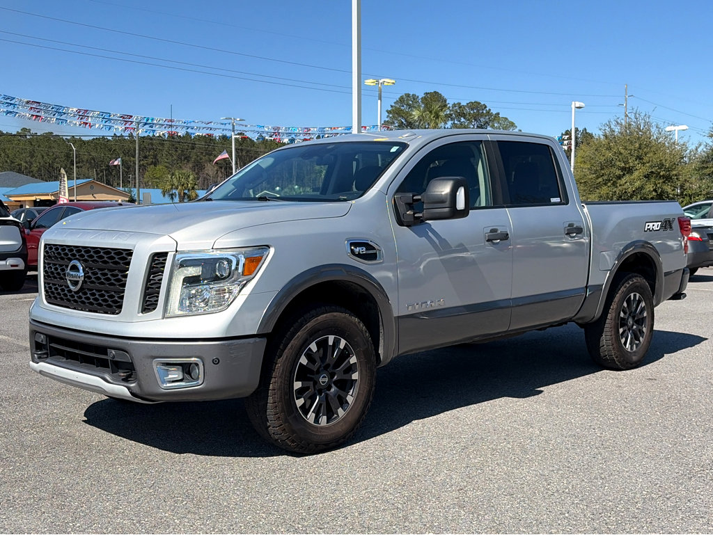 Used 2017 Nissan Titan PRO-4X AWD/4WD image 3