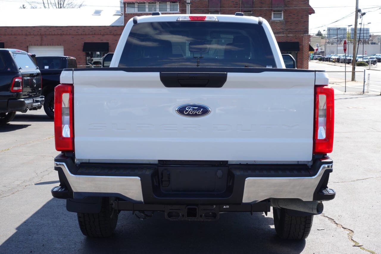 Used 2023 Ford F250 XLT w/ FX4 Off-Road Package image 8