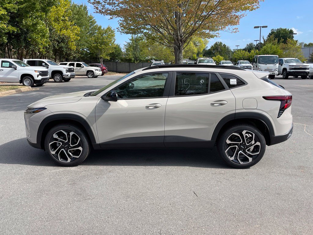 New 2026 Chevrolet Trax RS w/ Driver Confidence Package FWD image 4