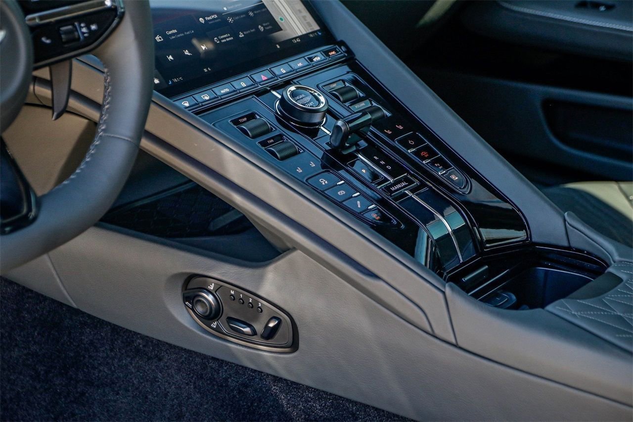 Used 2024 Aston Martin DB12 Coupe RWD image 18