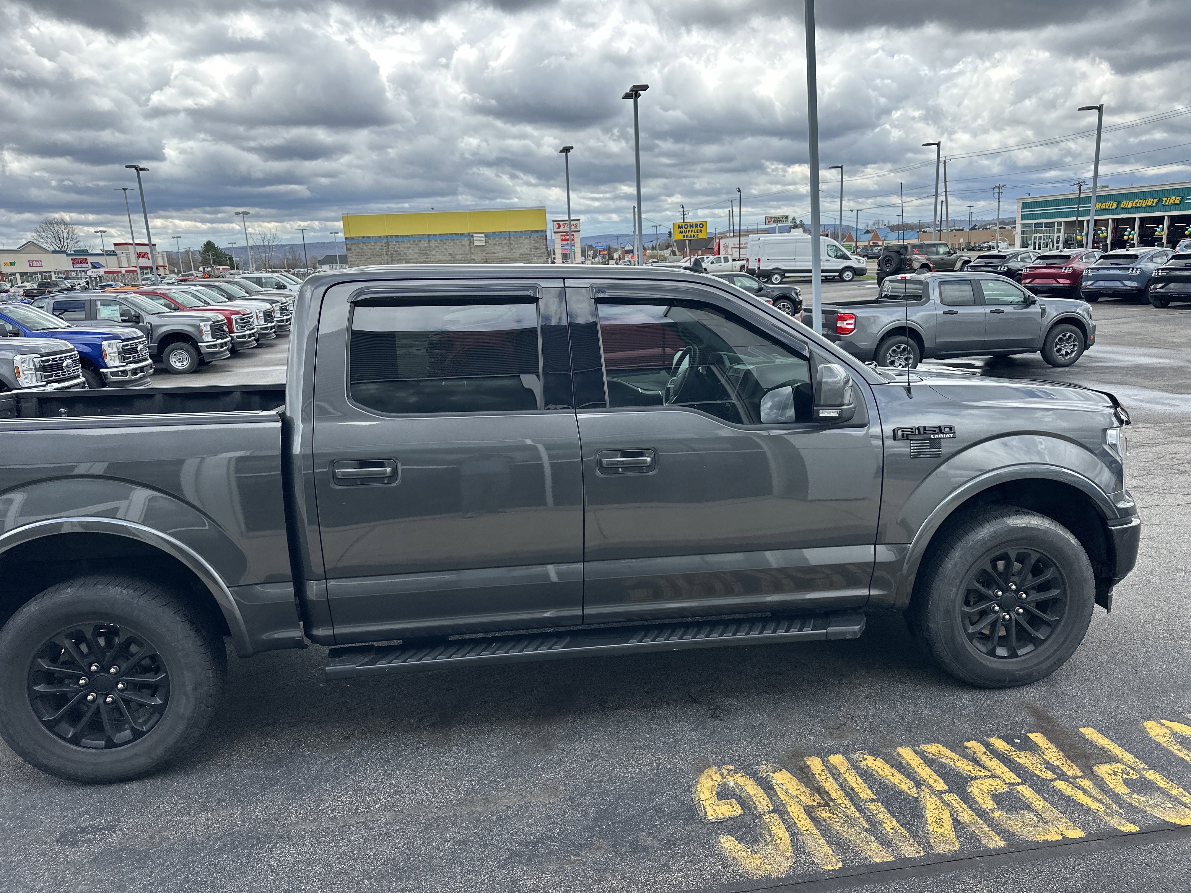 Used 2019 Ford F150 Lariat w/ Equipment Group 502A Luxury AWD/4WD image 14