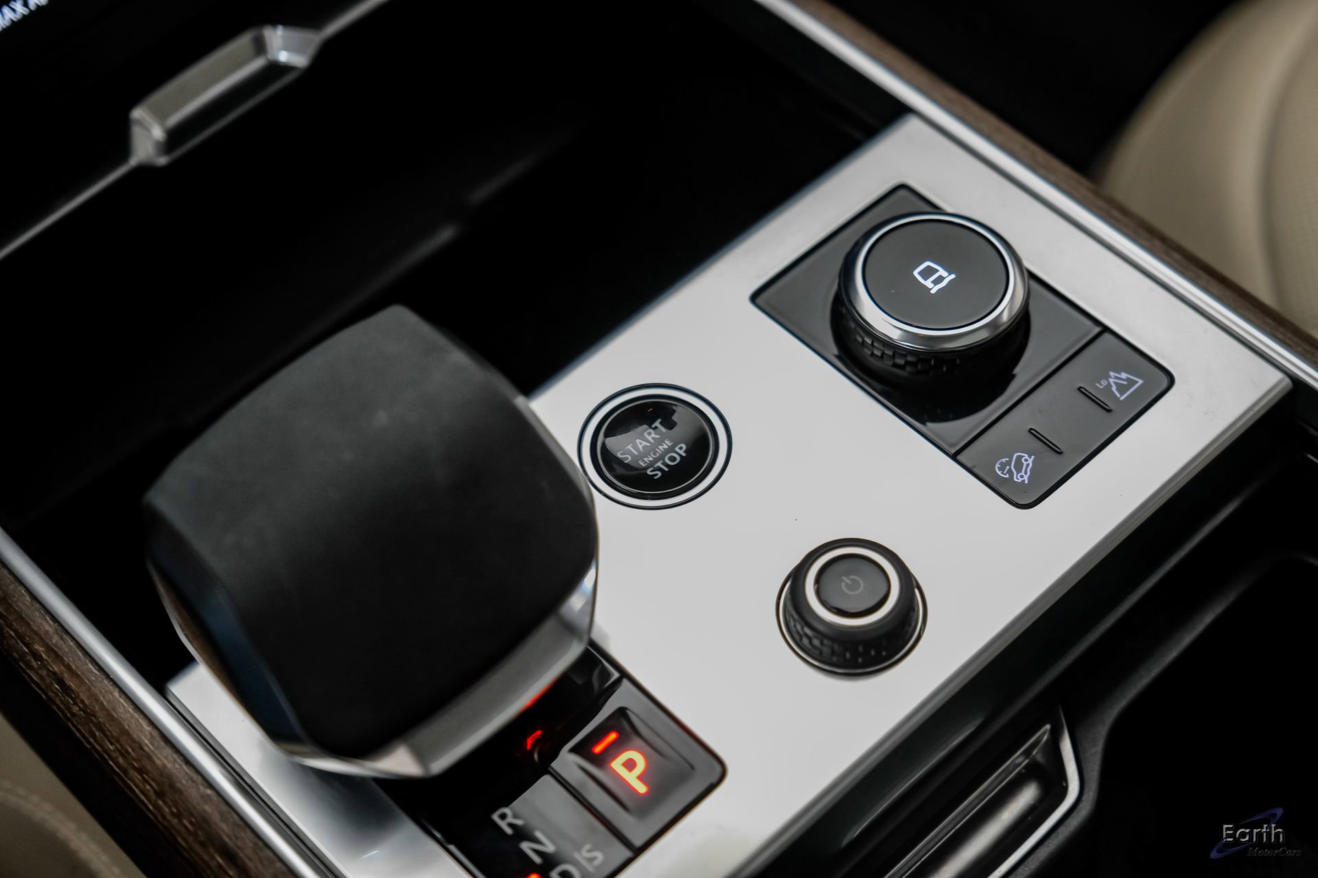 Used 2023 Land Rover Range Rover SE image 55