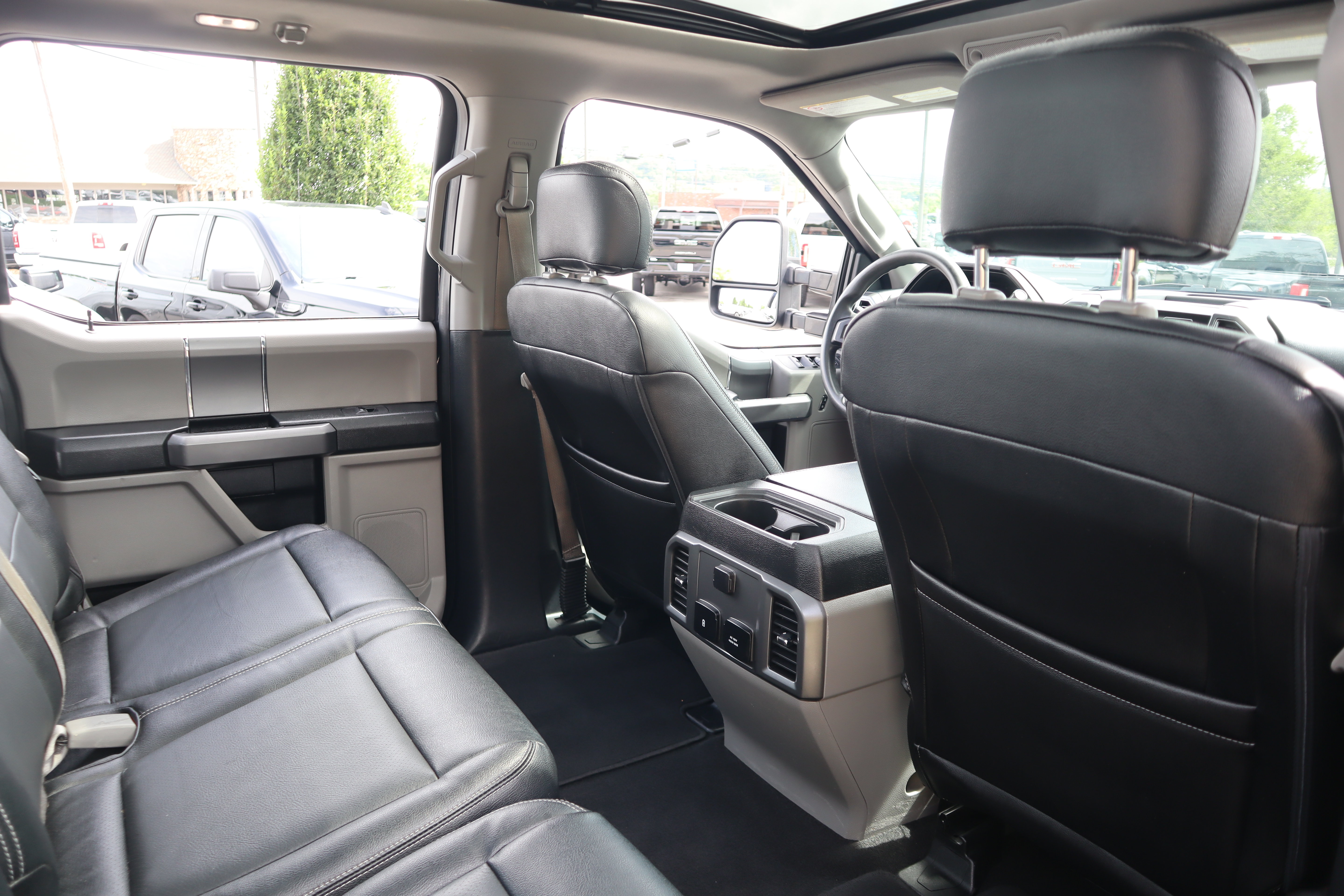 Used 2019 Ford F350 XLT w/ XLT Premium Package AWD/4WD image 31