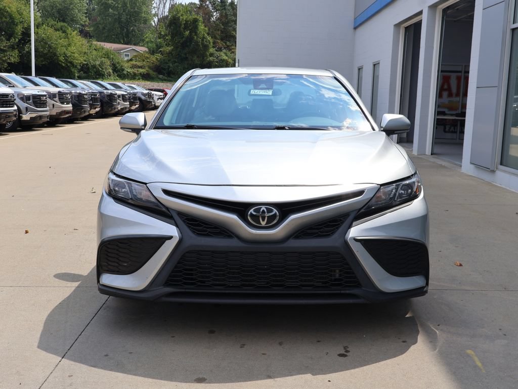 Used 2022 Toyota Camry SE FWD image 5