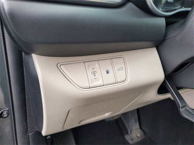 Used 2022 Genesis G70 2.0T image 12