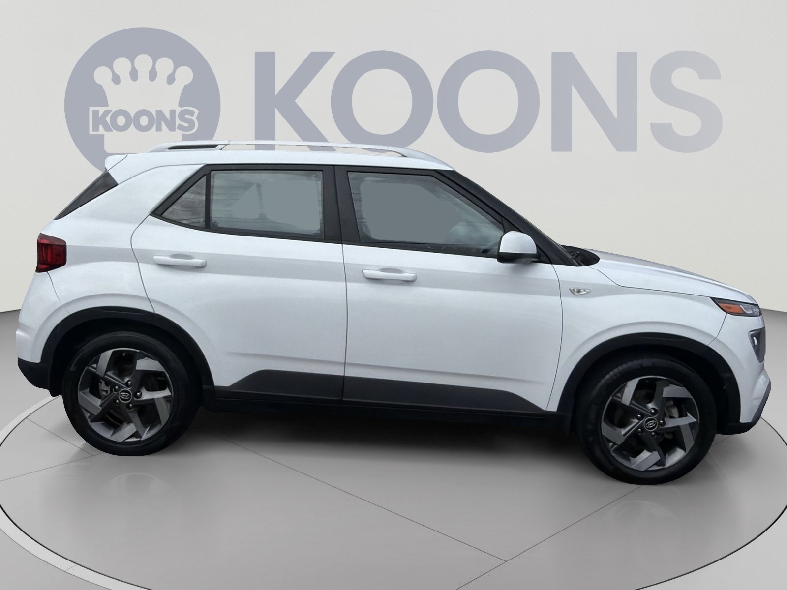 Used 2022 Hyundai Venue SEL FWD image 8