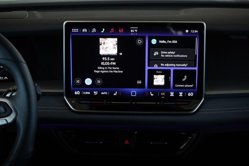 New 2026 Volkswagen Tiguan SE R-Line AWD/4WD image 12