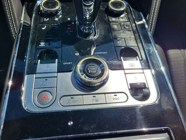 Used 2022 Bentley Flying Spur V8 image 21