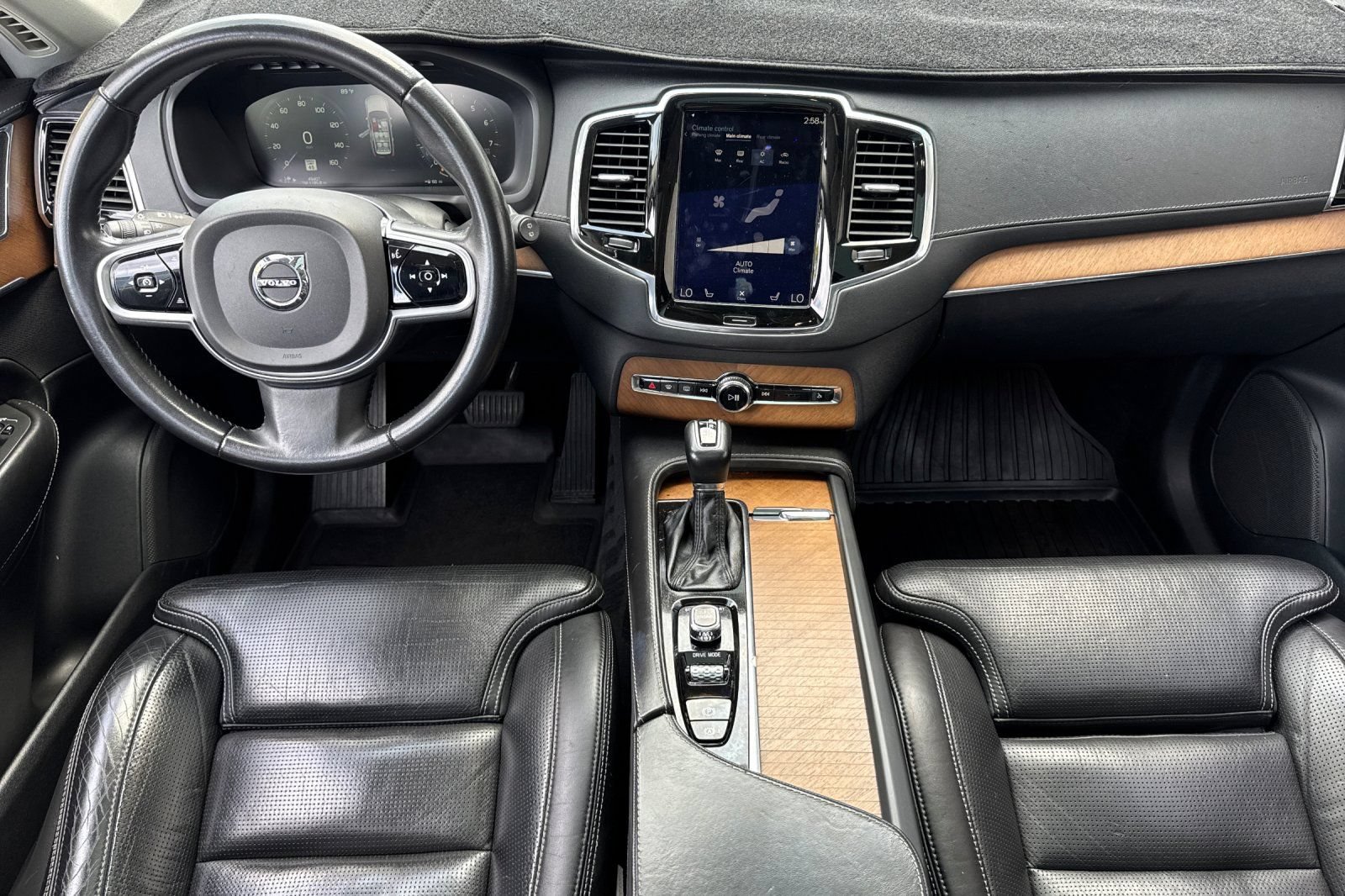 Used 2017 Volvo XC90 T6 Inscription w/ Vision Package AWD/4WD image 16