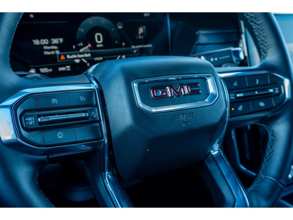 Used 2025 GMC Acadia Elevation image 31