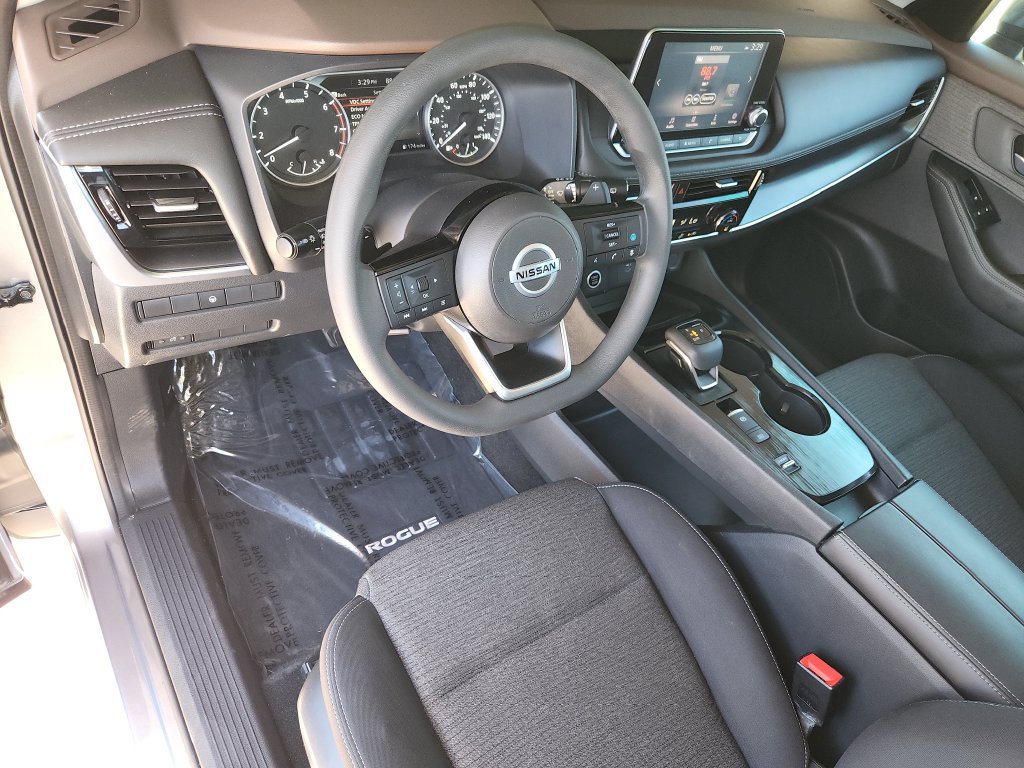 Used 2021 Nissan Rogue SV FWD image 12