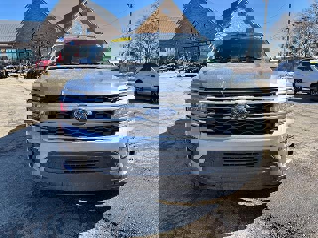 Used 2024 Ford Expedition XLT image 2