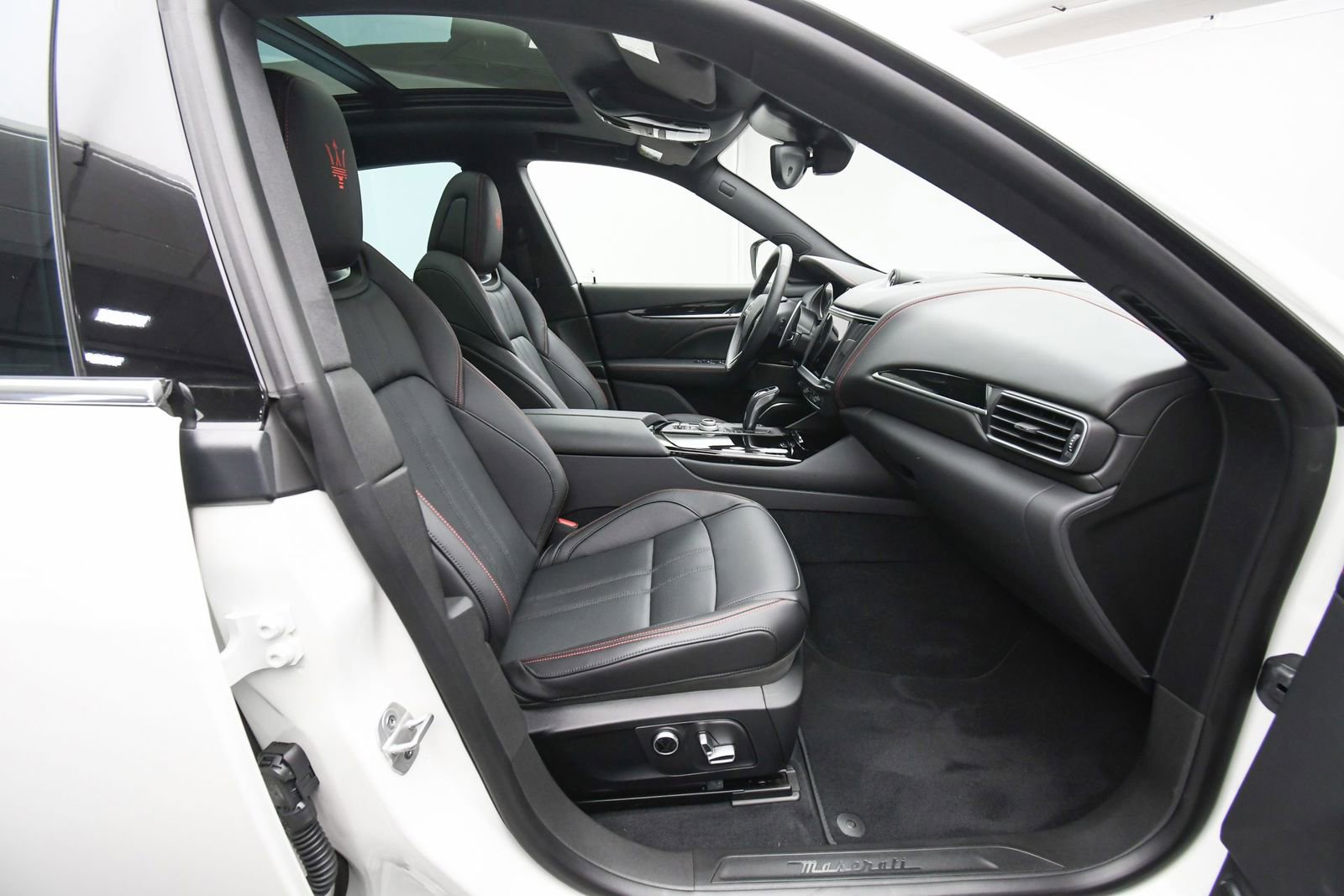 New 2024 Maserati Levante GT Ultima image 46