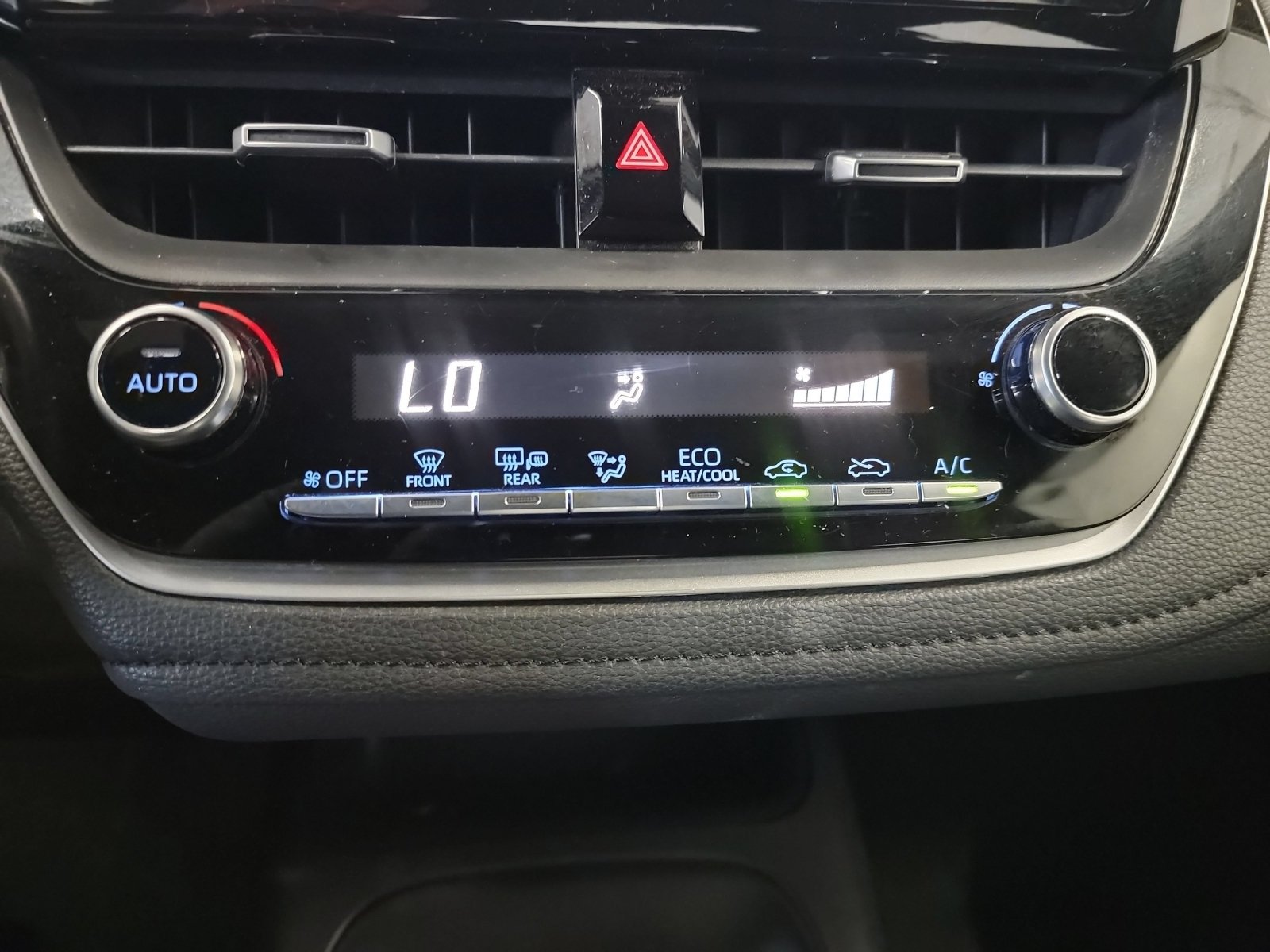 Used 2022 Toyota Corolla SE FWD image 21