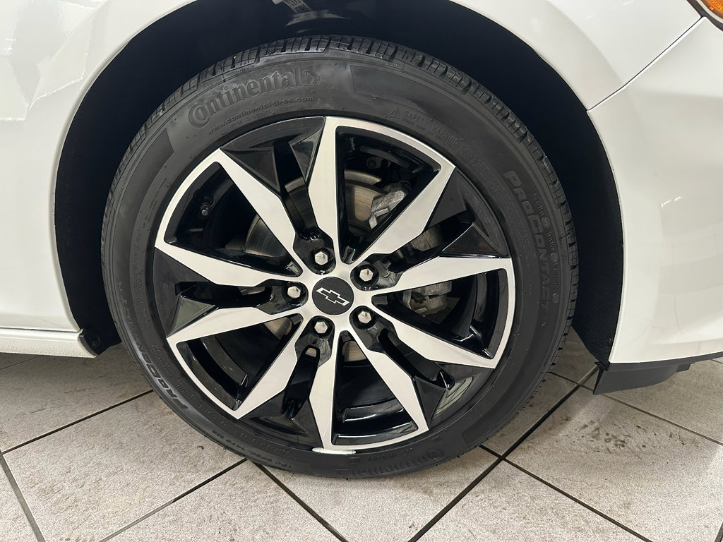 Used 2025 Chevrolet Malibu RS FWD image 12
