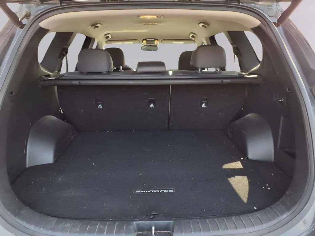 Used 2023 Hyundai Santa Fe SEL FWD image 19
