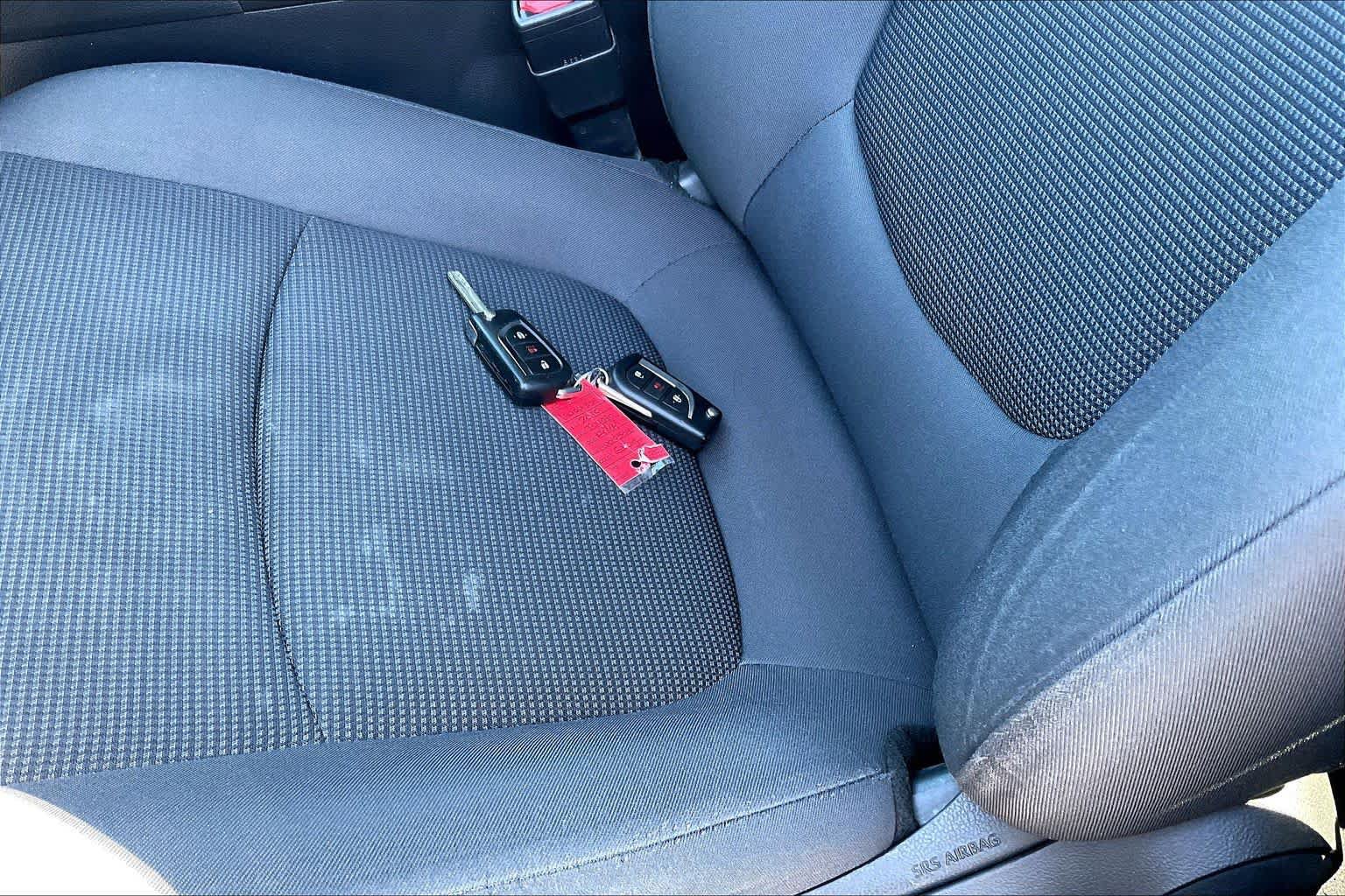Used 2019 Toyota RAV4 LE w/ Carpet Mat Package FWD image 14