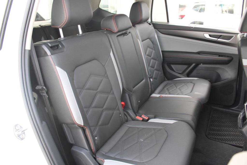 Certified 2025 Volkswagen Atlas Peak Edition SE image 25