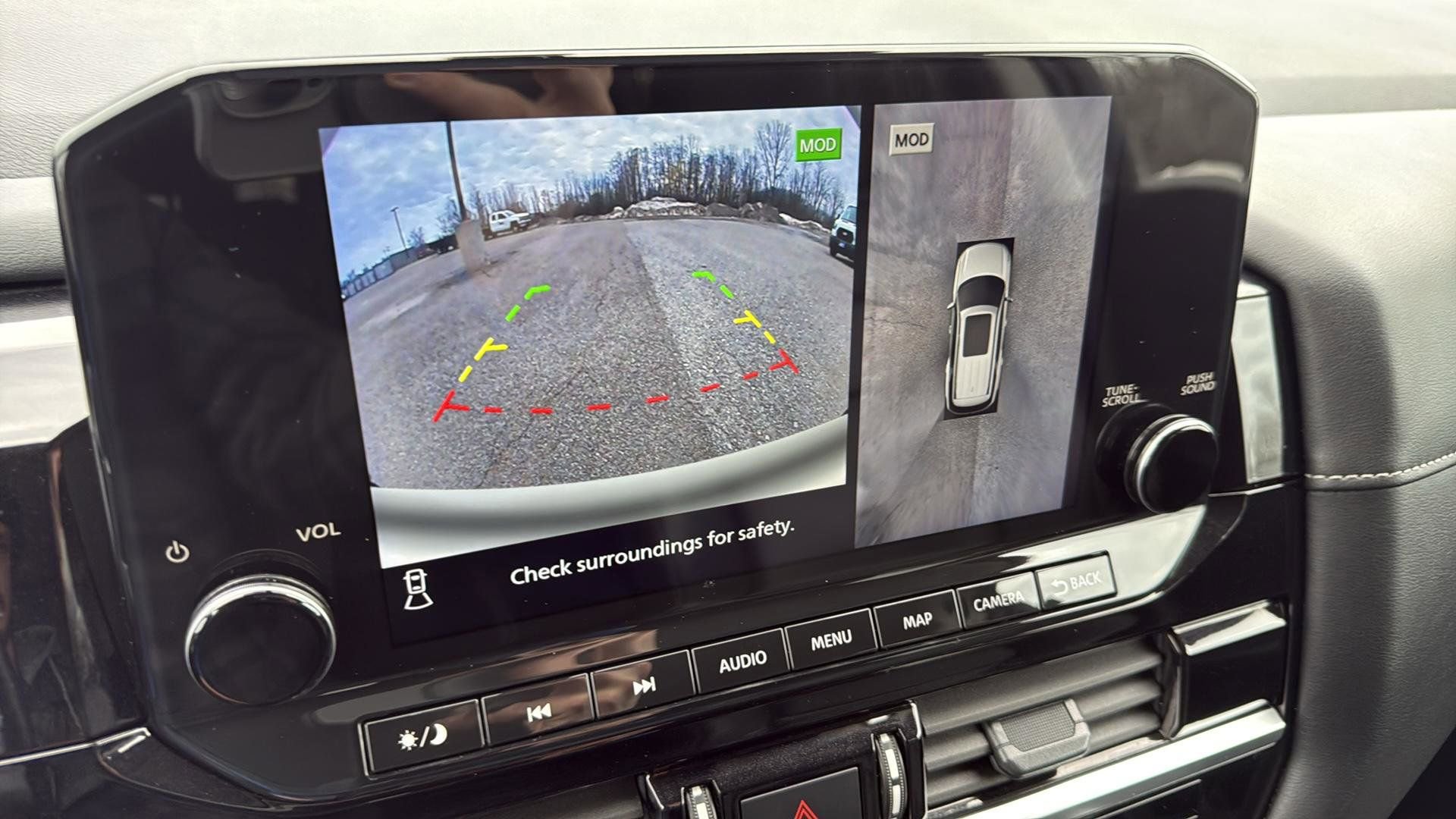 Used 2024 Nissan Pathfinder SL image 28