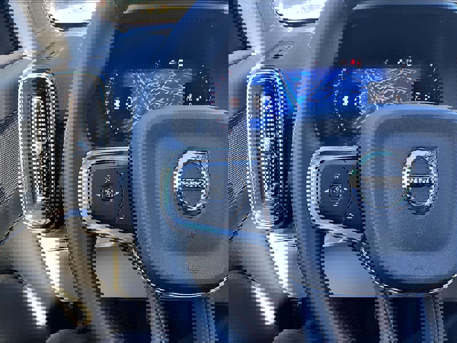 Used 2026 Volvo XC40 B5 Plus w/ Protection Package Premier image 21