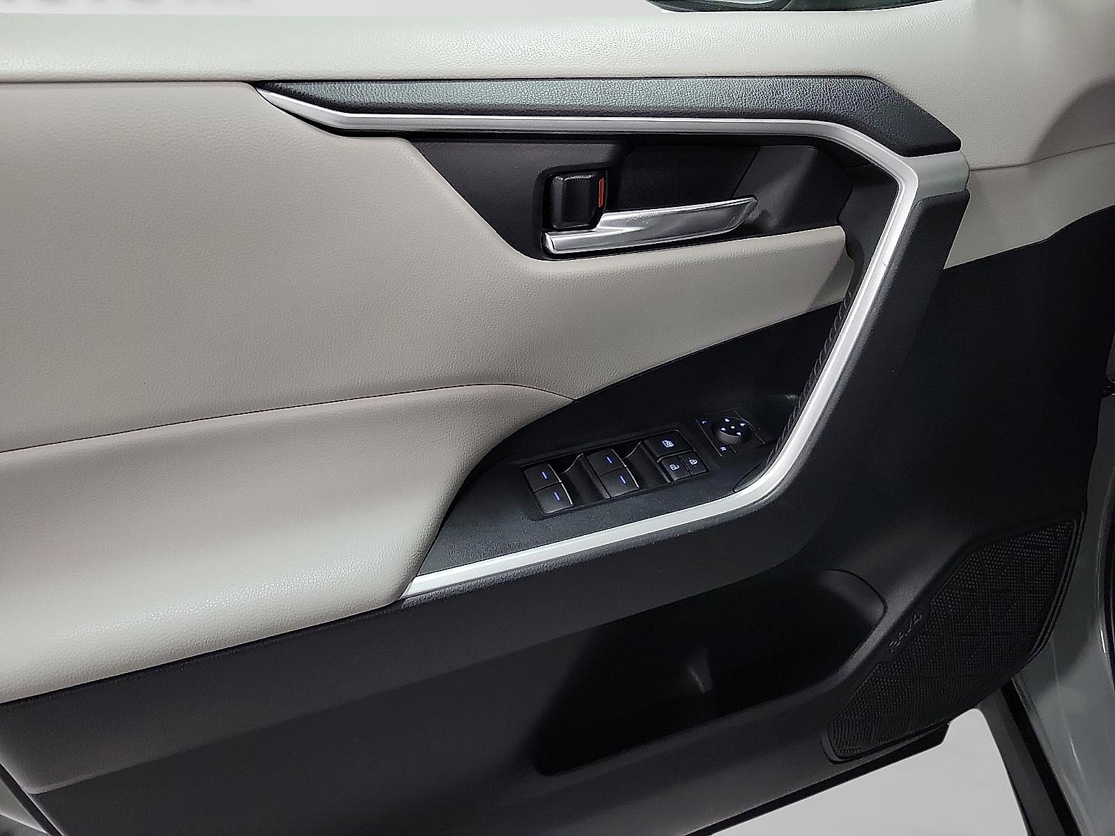 Certified 2022 Toyota RAV4 XLE image 12