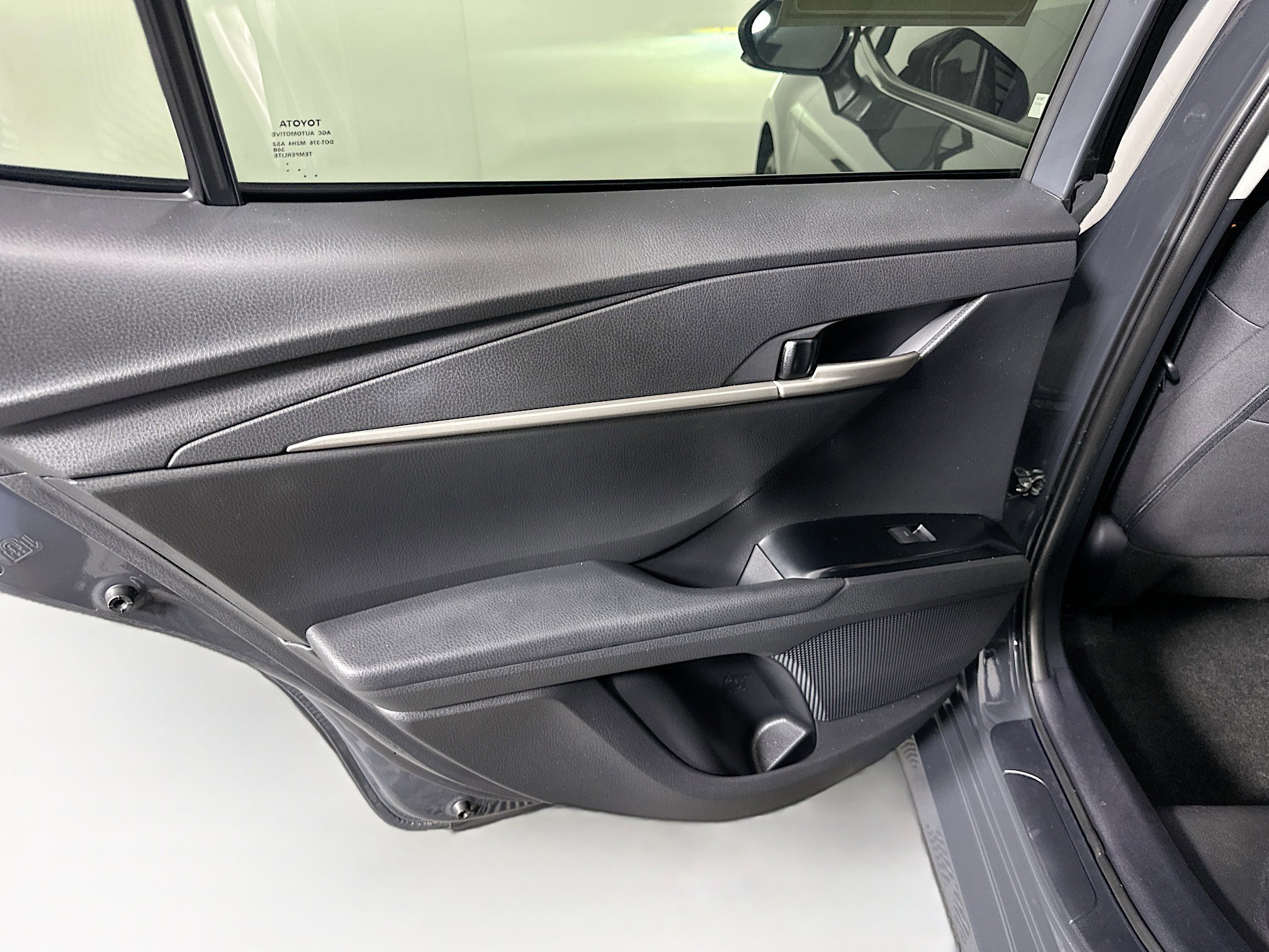 Used 2025 Toyota Camry LE w/ Convenience Package image 26