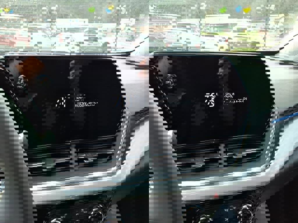 New 2026 Chevrolet Trax LT image 17