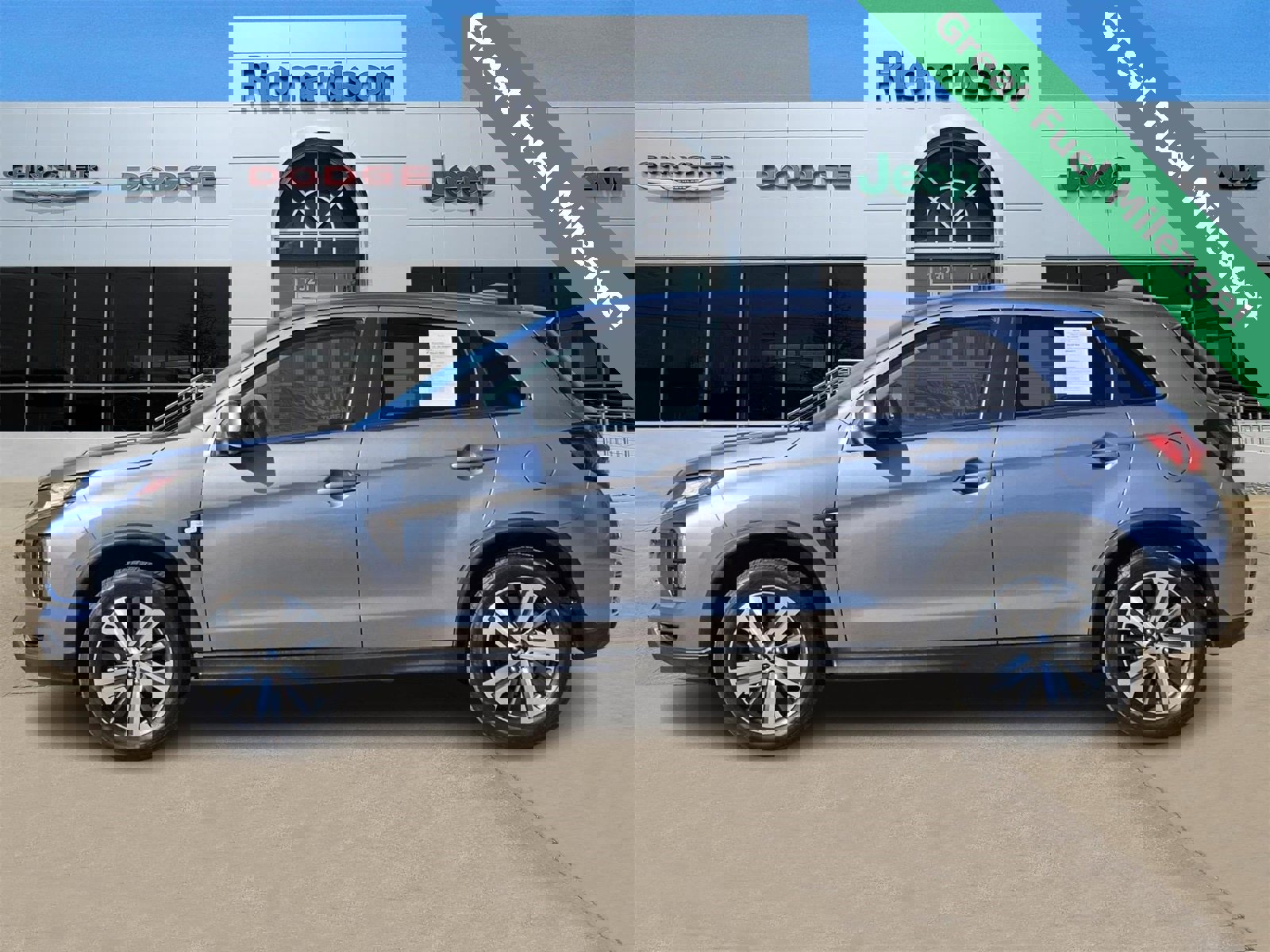 Used 2024 Mitsubishi Outlander Sport SE image 3