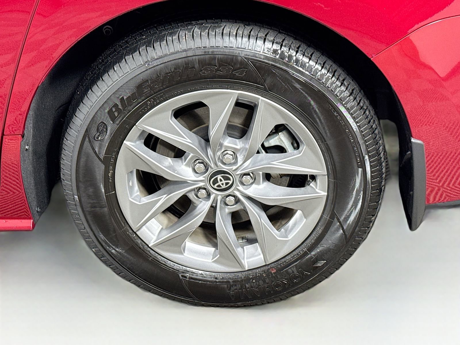 Used 2025 Toyota Sienna XLE w/ XLE Plus Package AWD/4WD image 9