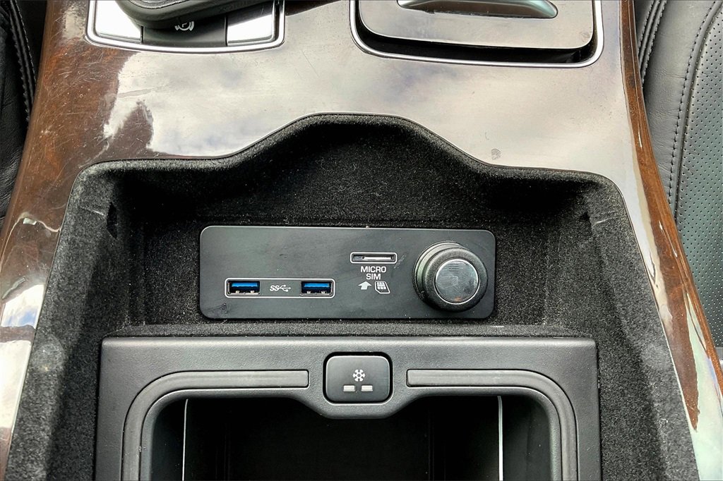 Used 2022 Land Rover Range Rover P525 Westminster Edition image 32