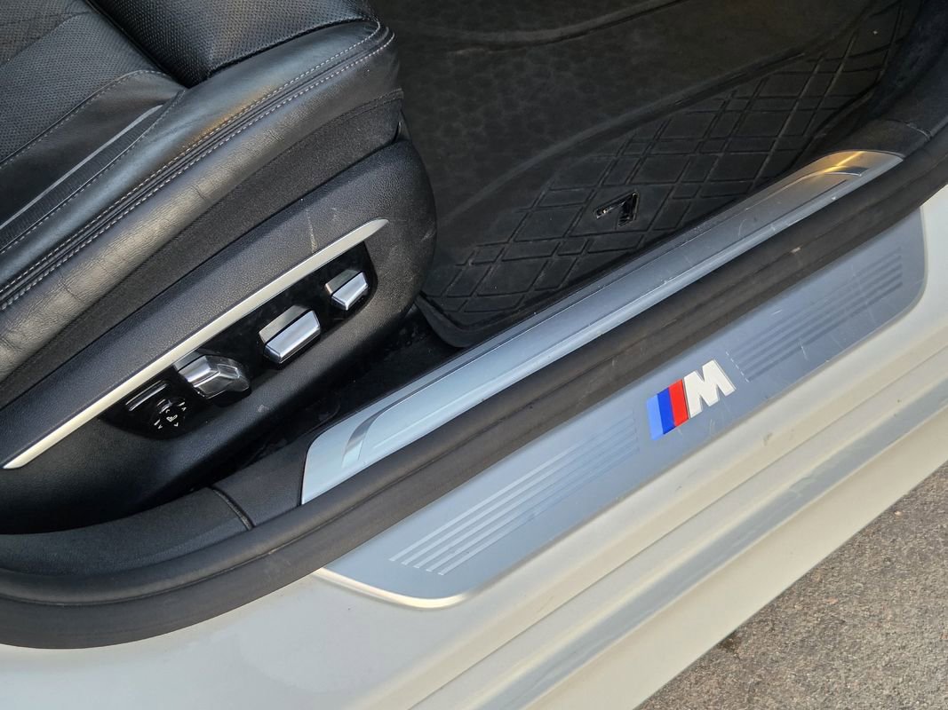 Used 2016 BMW 750i xDrive AWD/4WD image 33