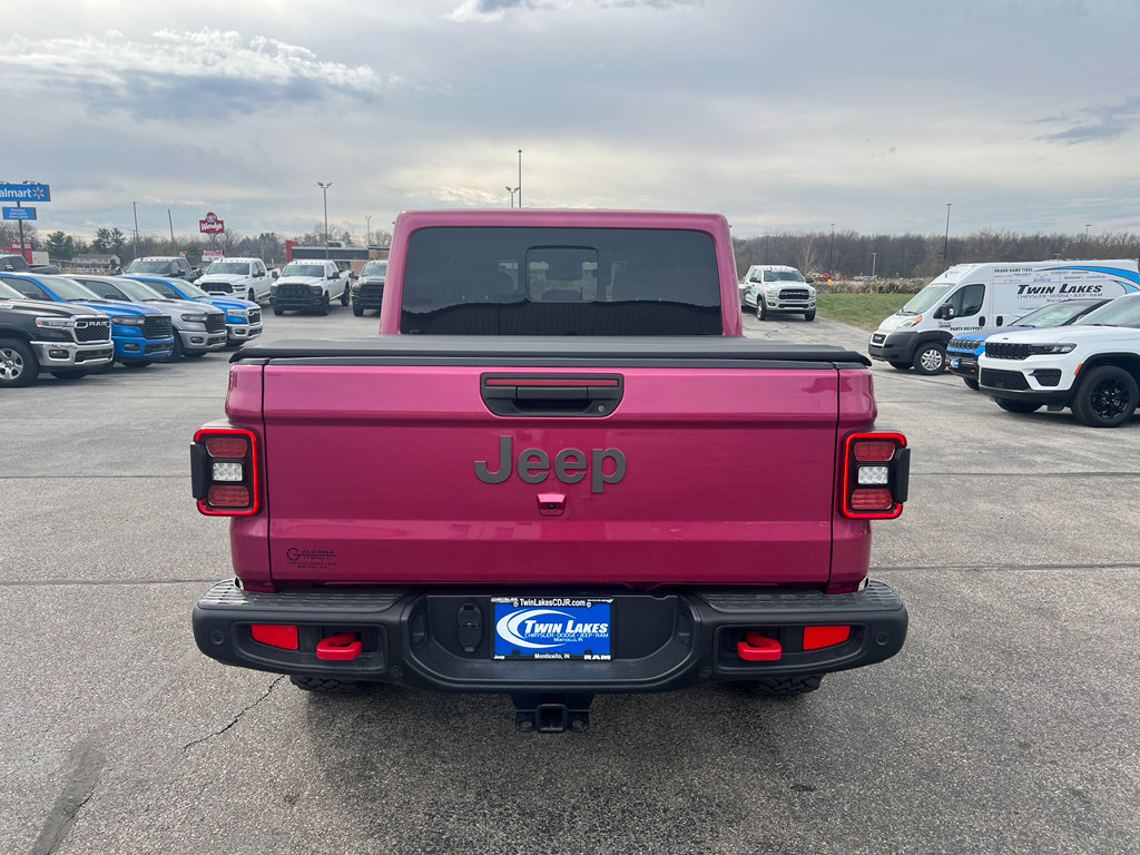 Used 2024 Jeep Gladiator Rubicon AWD/4WD image 7