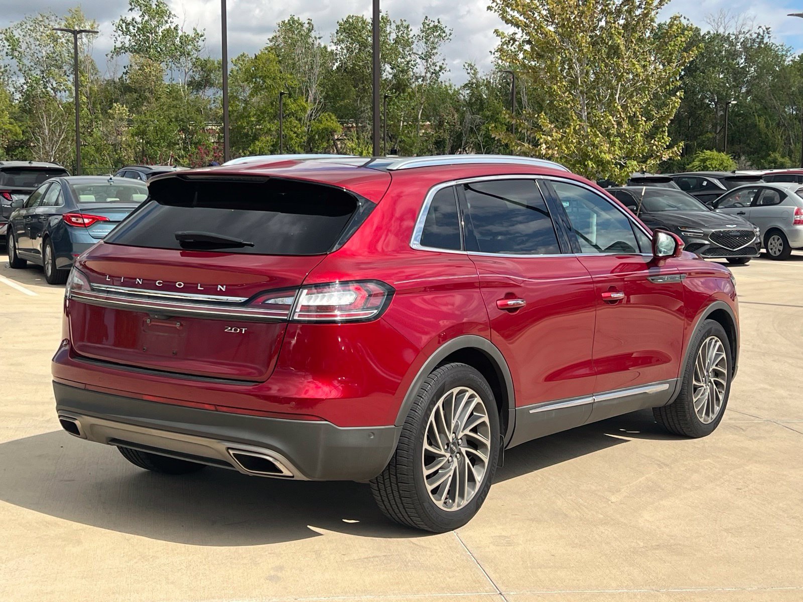 Used 2019 Lincoln Nautilus Reserve FWD image 12