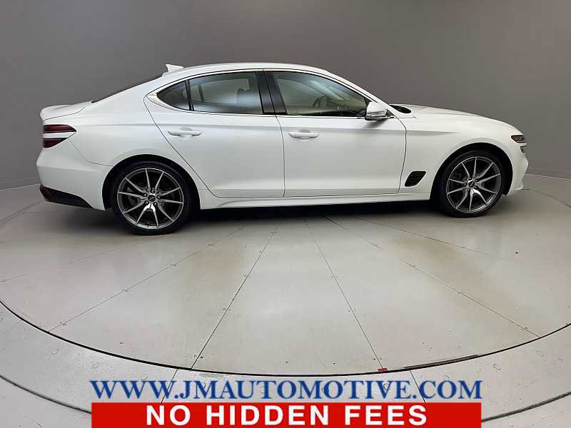 Used 2023 Genesis G70 2.0T image 6
