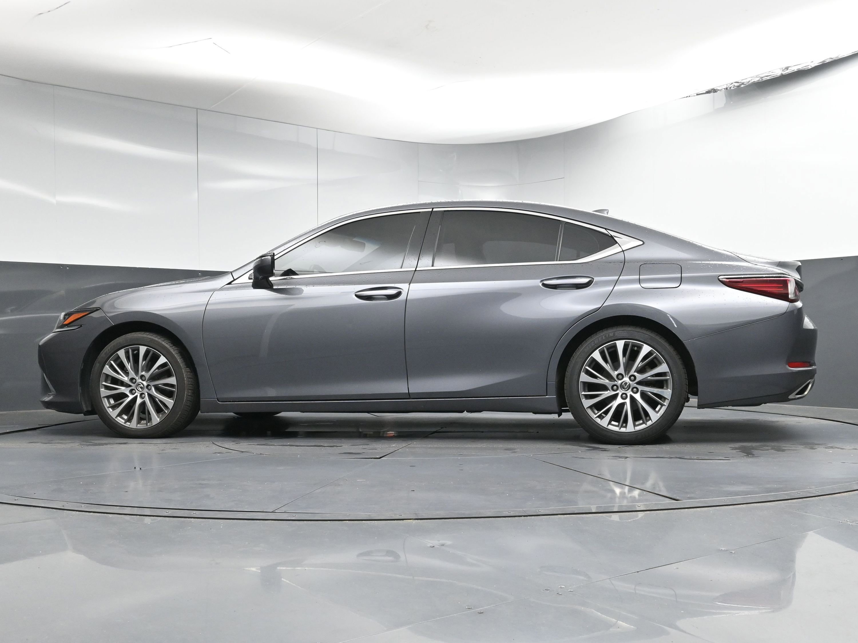Used 2019 Lexus ES 350 Luxury w/ Accessory Package 2 image 30