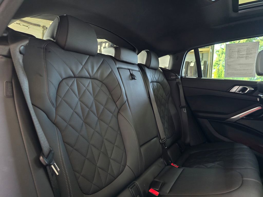 Used 2024 BMW X6 xDrive40i image 27