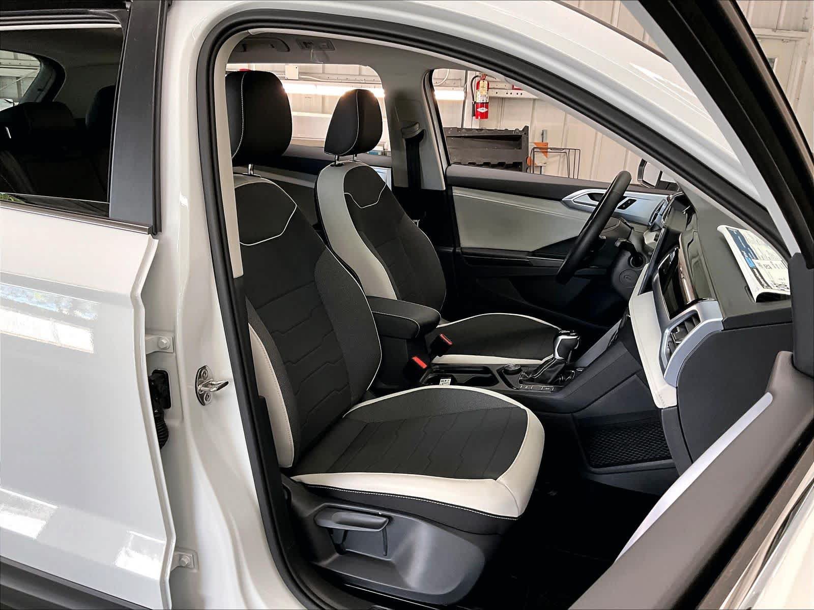 New 2026 Volkswagen Taos SE AWD/4WD image 12