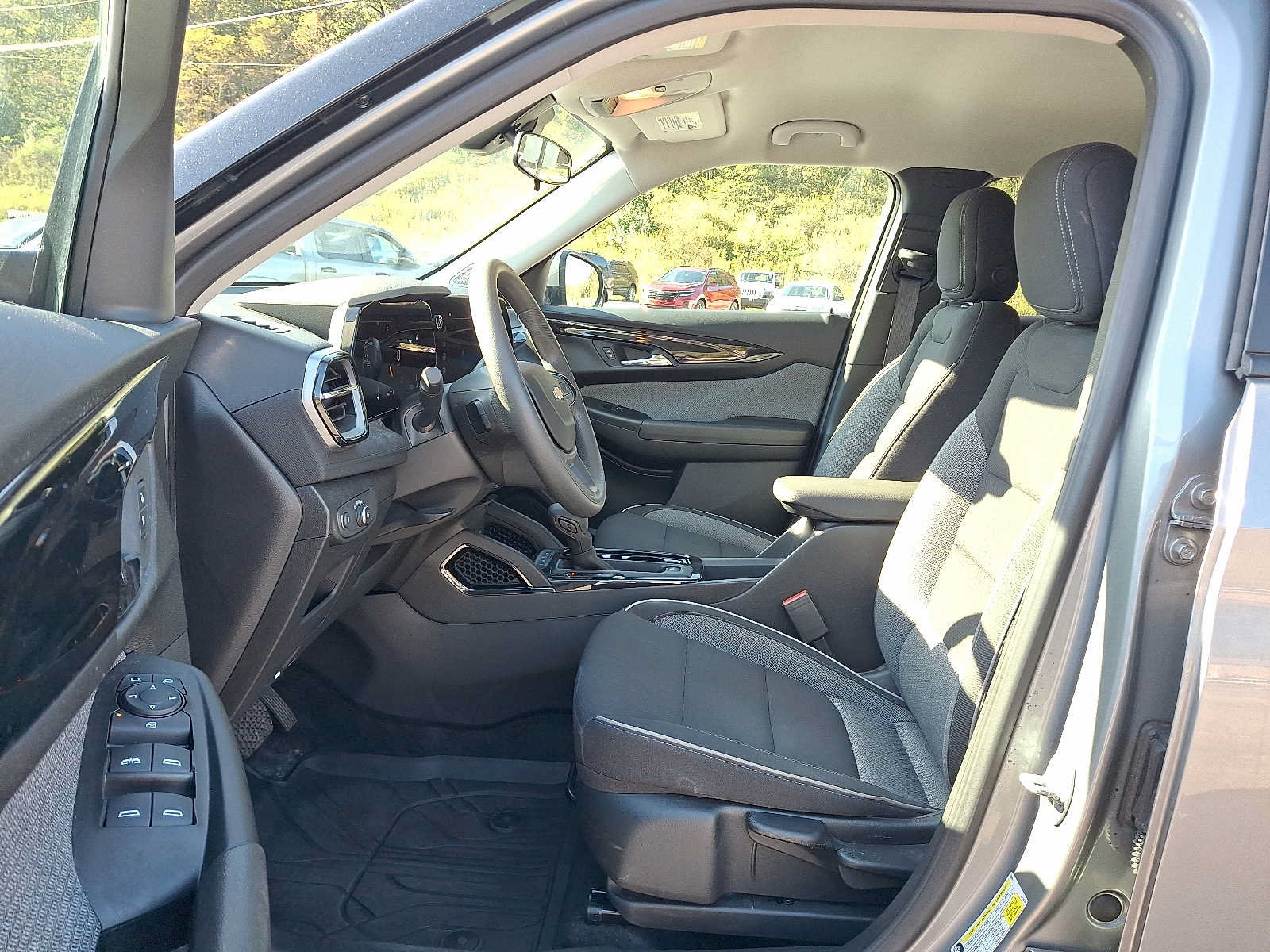 Used 2024 Chevrolet TrailBlazer LT w/ Driver Confidence Package AWD/4WD image 13