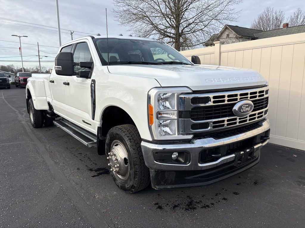 Used 2023 Ford F350 XLT image 2