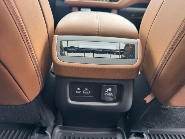 Used 2025 Nissan Pathfinder Platinum FWD image 18