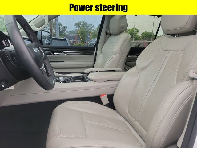 Used 2022 Jeep Wagoneer Series III w/ Premium Group I AWD/4WD image 21