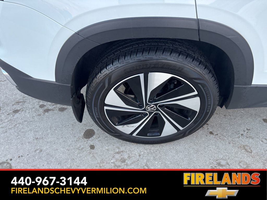 Used 2025 Volkswagen Taos SE image 50